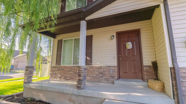 Cost of Porch Concrete Construction in Woodinville