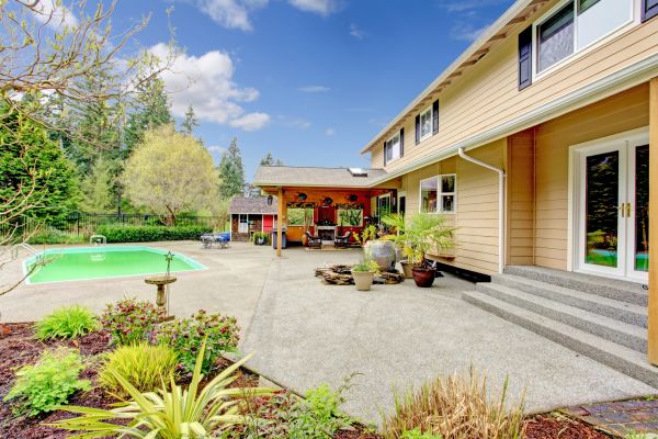 Cost of Pool Area Concreting in Woodinville